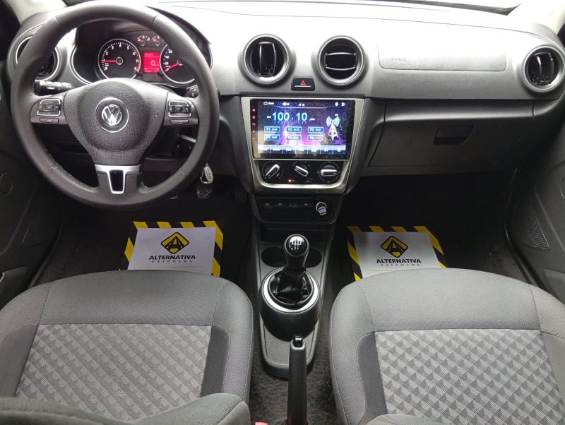 VOLKSWAGEN VOYAGE 1.0 2014/2015 ALTERNATIVA VEÍCULOS LAJEADO / Carros no Vale