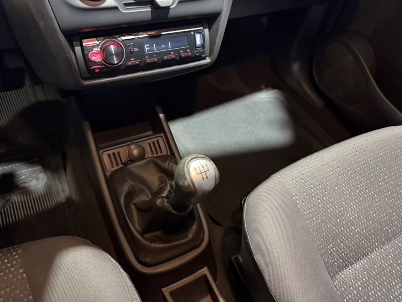 Chevrolet Celta 1.0 Lt 2012/2013 SIM VEÍCULOS PORTO ALEGRE / Carros no Vale