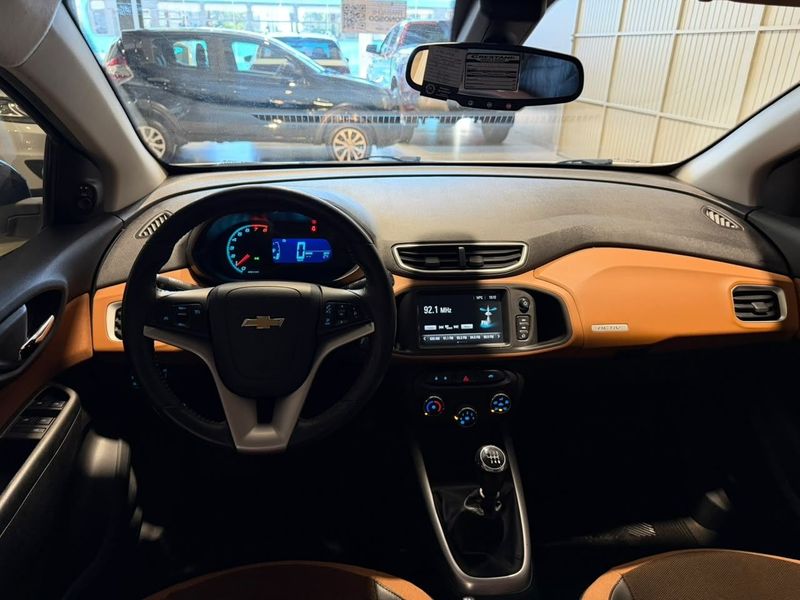 Chevrolet Onix 1.4 Active 2017/2018 SIM VEÍCULOS PORTO ALEGRE / Carros no Vale