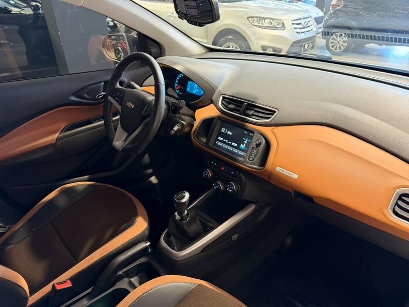Chevrolet Onix 1.4 Active 2017/2018 SIM VEÍCULOS PORTO ALEGRE / Carros no Vale