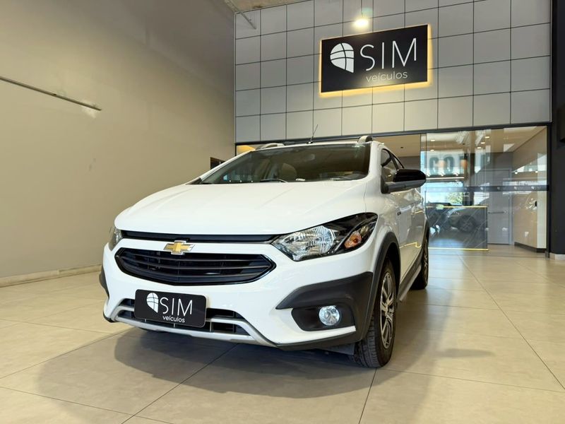 Chevrolet Onix 1.4 Active 2017/2018 SIM VEÍCULOS PORTO ALEGRE / Carros no Vale