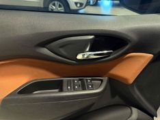 Chevrolet Onix 1.4 Active 2017/2018 SIM VEÍCULOS PORTO ALEGRE / Carros no Vale