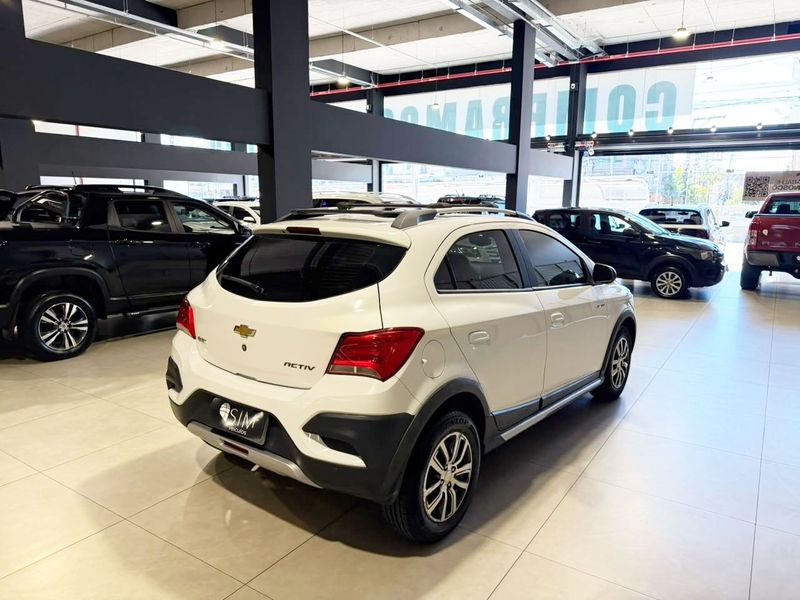 Chevrolet Onix 1.4 Active 2017/2018 SIM VEÍCULOS PORTO ALEGRE / Carros no Vale