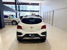 Chevrolet Onix 1.4 Active 2017/2018 SIM VEÍCULOS PORTO ALEGRE / Carros no Vale