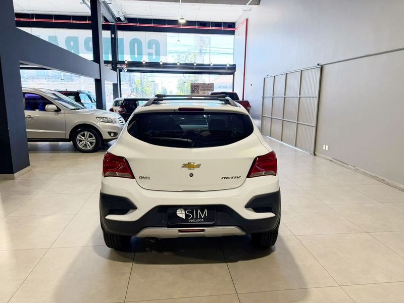 Chevrolet Onix 1.4 Active 2017/2018 SIM VEÍCULOS PORTO ALEGRE / Carros no Vale