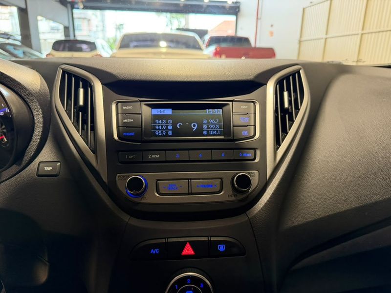 Hyundai Hb20 1.6a Comf 2015/2016 SIM VEÍCULOS PORTO ALEGRE / Carros no Vale Hyundai Hb20 1.6a Comf 2015/2016 SIM VEÍCULOS PORTO ALEGRE / Carros no Vale