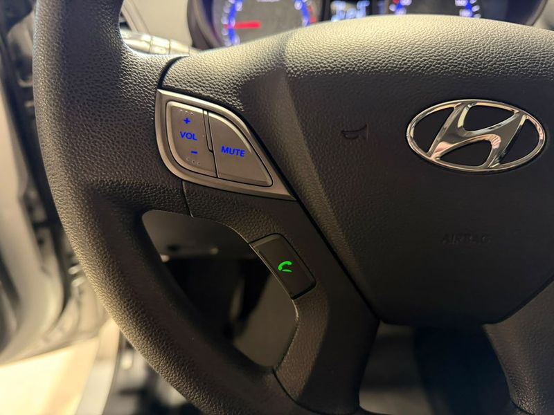 Hyundai Hb20 1.6a Comf 2015/2016 SIM VEÍCULOS PORTO ALEGRE / Carros no Vale Hyundai Hb20 1.6a Comf 2015/2016 SIM VEÍCULOS PORTO ALEGRE / Carros no Vale