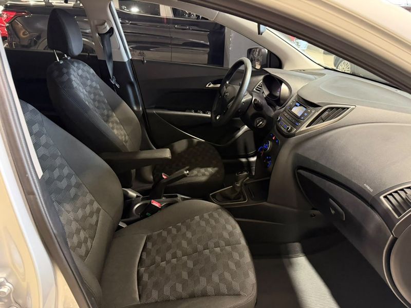 Hyundai Hb20 1.6a Comf 2015/2016 SIM VEÍCULOS PORTO ALEGRE / Carros no Vale Hyundai Hb20 1.6a Comf 2015/2016 SIM VEÍCULOS PORTO ALEGRE / Carros no Vale