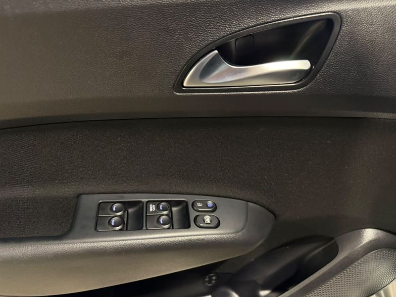 Hyundai Hb20 1.6a Comf 2015/2016 SIM VEÍCULOS PORTO ALEGRE / Carros no Vale Hyundai Hb20 1.6a Comf 2015/2016 SIM VEÍCULOS PORTO ALEGRE / Carros no Vale