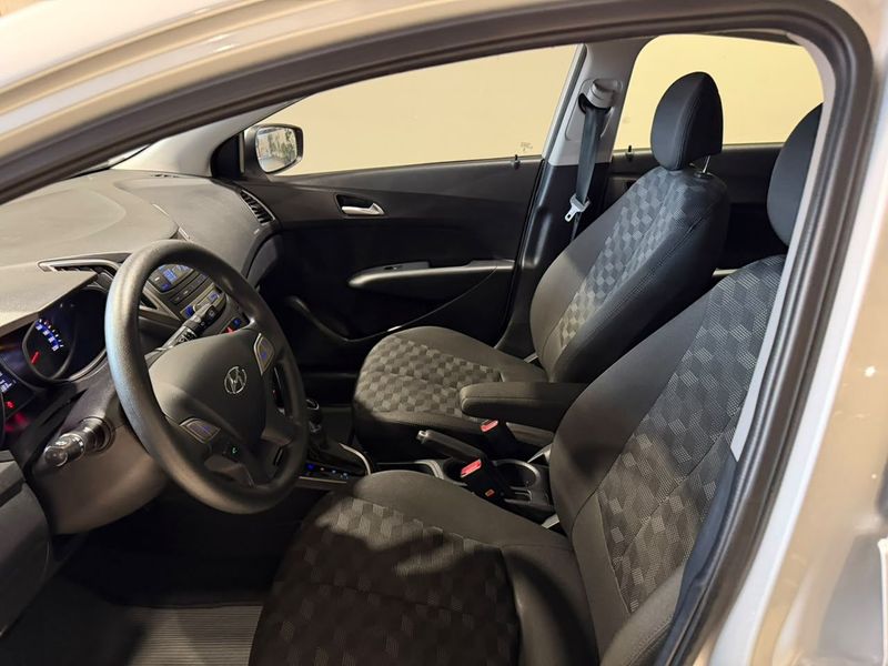 Hyundai Hb20 1.6a Comf 2015/2016 SIM VEÍCULOS PORTO ALEGRE / Carros no Vale Hyundai Hb20 1.6a Comf 2015/2016 SIM VEÍCULOS PORTO ALEGRE / Carros no Vale