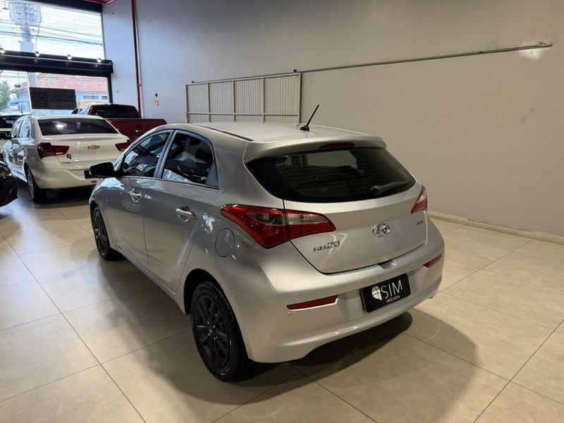 Hyundai Hb20 1.6a Comf 2015/2016 SIM VEÍCULOS PORTO ALEGRE / Carros no Vale Hyundai Hb20 1.6a Comf 2015/2016 SIM VEÍCULOS PORTO ALEGRE / Carros no Vale