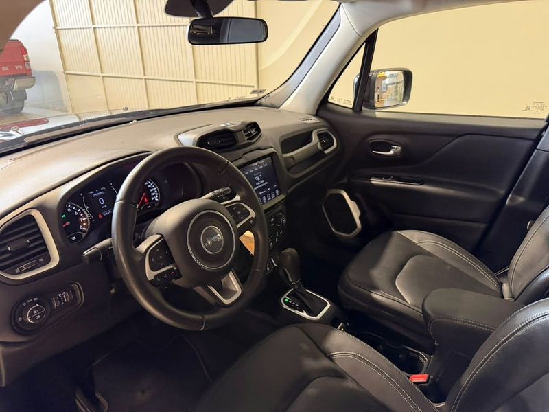 Jeep Renegade Longitude 1.8 2021/2021 SIM VEÍCULOS PORTO ALEGRE / Carros no Vale Jeep Renegade Longitude 1.8 2021/2021 SIM VEÍCULOS PORTO ALEGRE / Carros no Vale