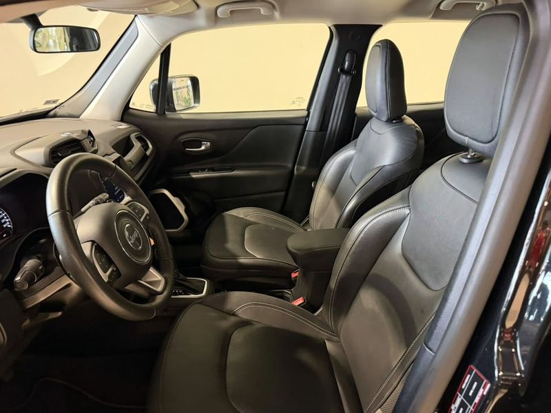 Jeep Renegade Longitude 1.8 2021/2021 SIM VEÍCULOS PORTO ALEGRE / Carros no Vale Jeep Renegade Longitude 1.8 2021/2021 SIM VEÍCULOS PORTO ALEGRE / Carros no Vale