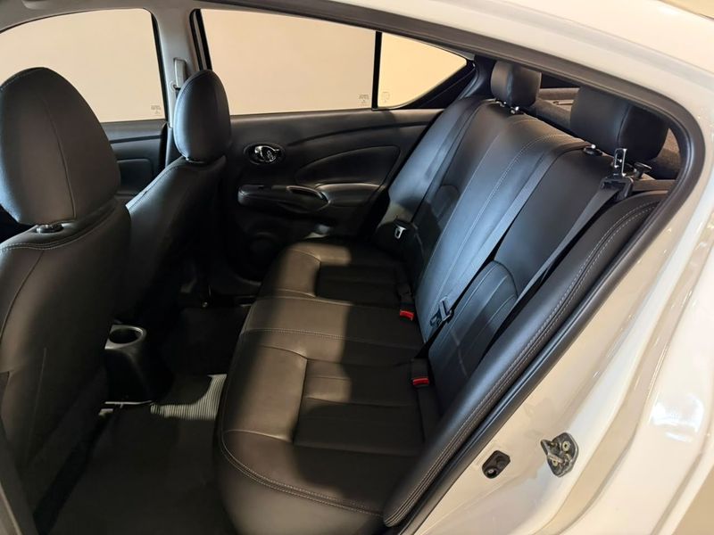 Nissan Versa 1.6 Sl Cvt 16v 2019/2020 SIM VEÍCULOS PORTO ALEGRE / Carros no Vale