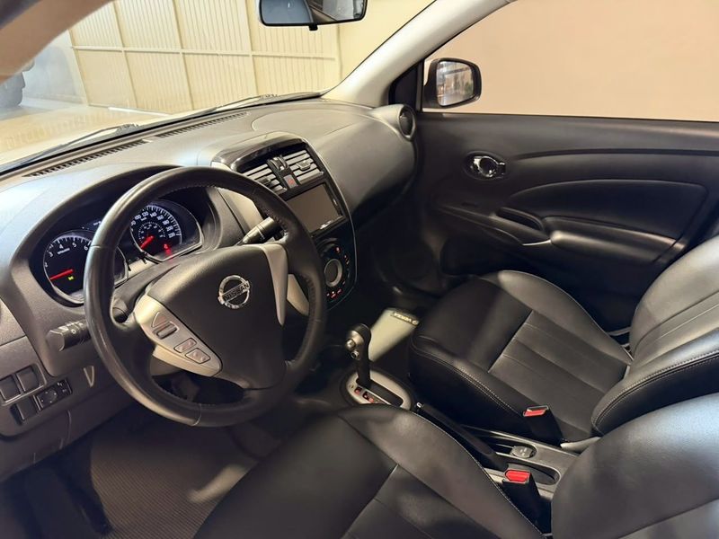 Nissan Versa 1.6 Sl Cvt 16v 2019/2020 SIM VEÍCULOS PORTO ALEGRE / Carros no Vale