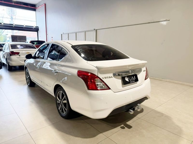 Nissan Versa 1.6 Sl Cvt 16v 2019/2020 SIM VEÍCULOS PORTO ALEGRE / Carros no Vale