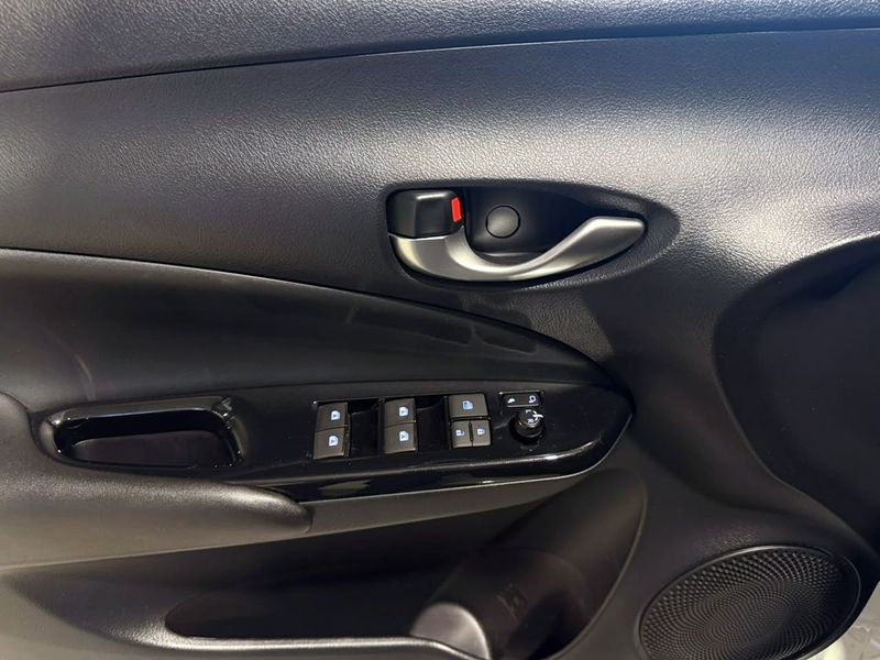 Toyota Yaris 1.5 16v Xs Connect Multidrive 2020/2020 SIM VEÍCULOS PORTO ALEGRE / Carros no Vale
