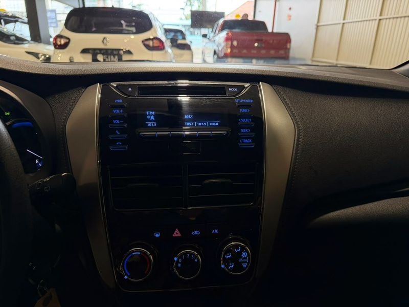 Toyota Yaris Hb Xl 13 2018/2019 SIM VEÍCULOS PORTO ALEGRE / Carros no Vale