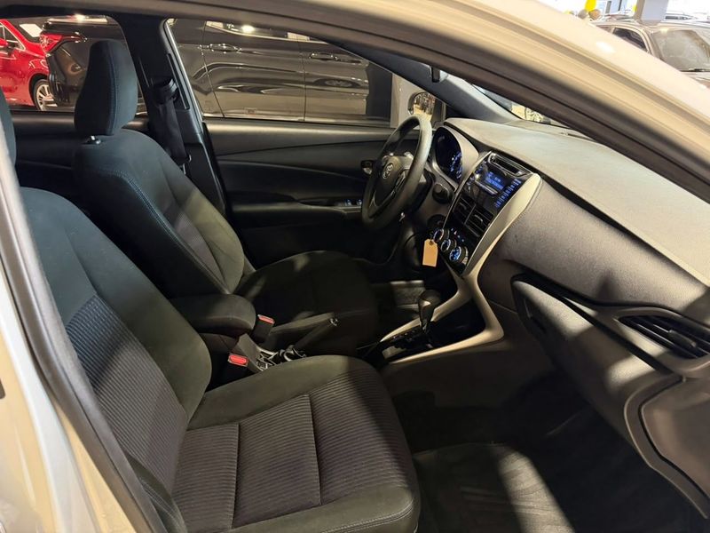 Toyota Yaris Hb Xl 13 2018/2019 SIM VEÍCULOS PORTO ALEGRE / Carros no Vale