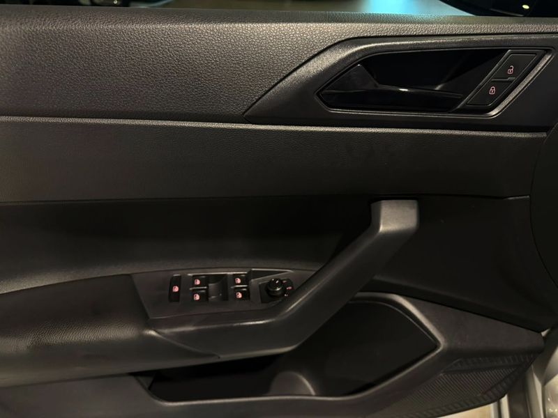 Volkswagen Polo 1.6 Msi Total 2019/2020 SIM VEÍCULOS PORTO ALEGRE / Carros no Vale