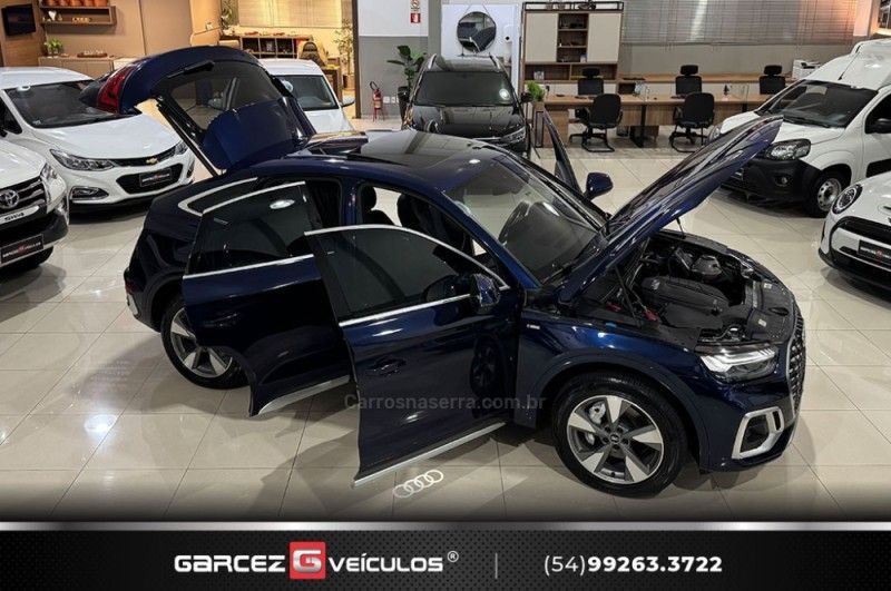 AUDI Q5 2.0 SPORTBACK S-LINE QUATTRO 2021/2022 GARCEZ VEÍCULOS BENTO GONÇALVES / Carros no Vale AUDI Q5 2.0 SPORTBACK S-LINE QUATTRO 2021/2022 GARCEZ VEÍCULOS BENTO GONÇALVES / Carros no Vale
