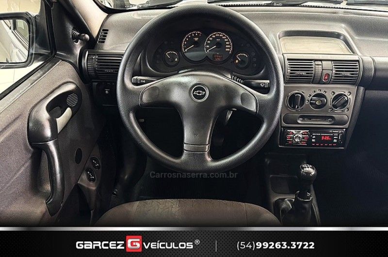 CHEVROLET CORSA 1.0 MPFI CLASSIC SEDAN 8V 2005/2005 GARCEZ VEÍCULOS BENTO GONÇALVES / Carros no Vale