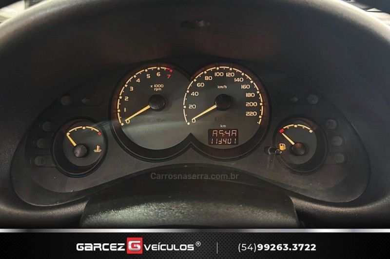 CHEVROLET CORSA 1.0 MPFI CLASSIC SEDAN 8V 2005/2005 GARCEZ VEÍCULOS BENTO GONÇALVES / Carros no Vale