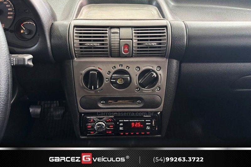 CHEVROLET CORSA 1.0 MPFI CLASSIC SEDAN 8V 2005/2005 GARCEZ VEÍCULOS BENTO GONÇALVES / Carros no Vale