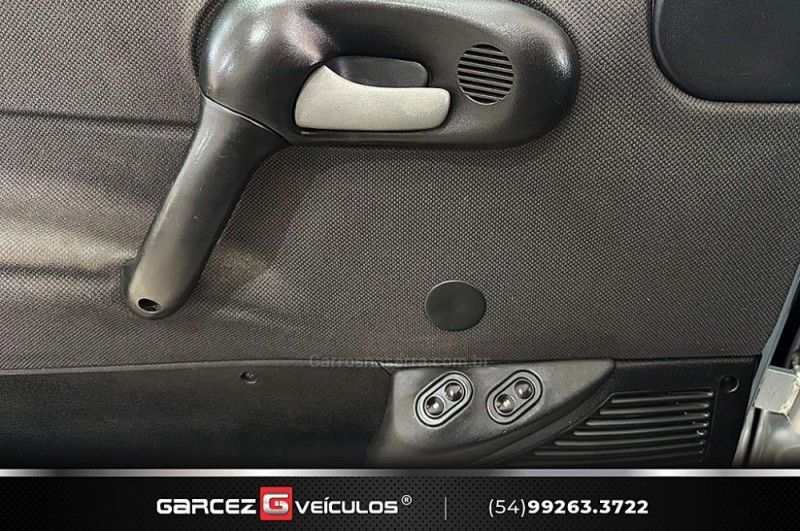 CHEVROLET CORSA 1.0 MPFI CLASSIC SEDAN 8V 2005/2005 GARCEZ VEÍCULOS BENTO GONÇALVES / Carros no Vale