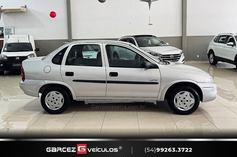CHEVROLET CORSA 1.0 MPFI CLASSIC SEDAN 8V 2005/2005 GARCEZ VEÍCULOS BENTO GONÇALVES / Carros no Vale