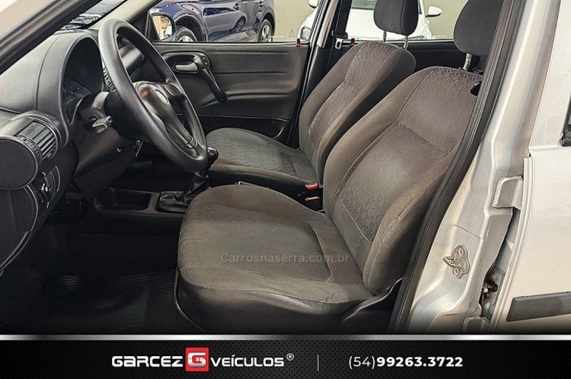 CHEVROLET CORSA 1.0 MPFI CLASSIC SEDAN 8V 2005/2005 GARCEZ VEÍCULOS BENTO GONÇALVES / Carros no Vale