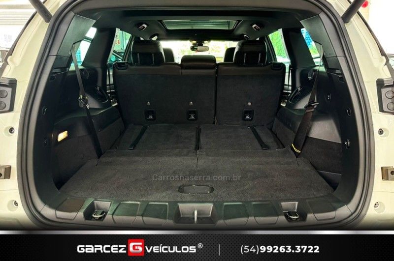 JEEP COMMANDER 2.0 OVERLAND TD380 4X4 TURBO 2021/2022 GARCEZ VEÍCULOS BENTO GONÇALVES / Carros no Vale
