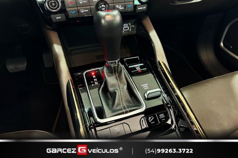 JEEP COMMANDER 2.0 OVERLAND TD380 4X4 TURBO 2021/2022 GARCEZ VEÍCULOS BENTO GONÇALVES / Carros no Vale