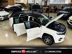 JEEP COMMANDER 2.0 OVERLAND TD380 4X4 TURBO 2021/2022 GARCEZ VEÍCULOS BENTO GONÇALVES / Carros no Vale
