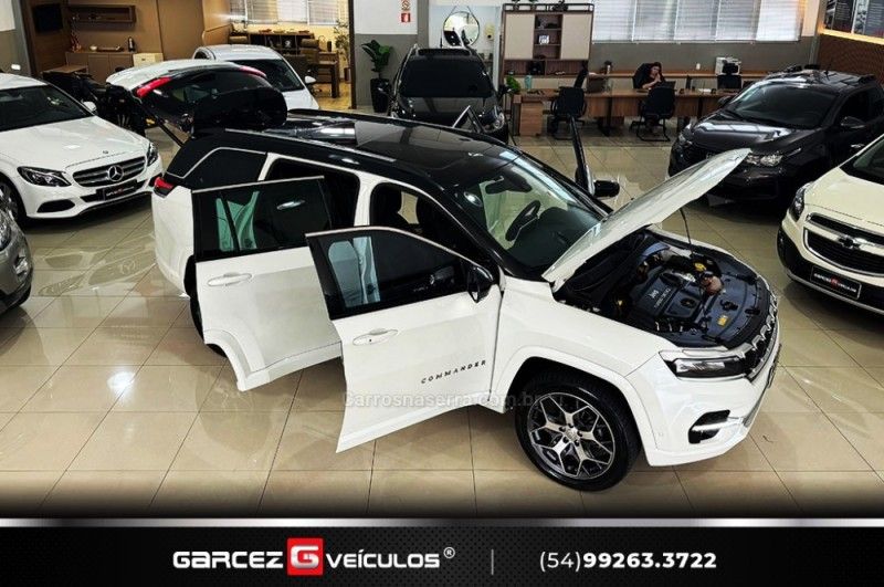 JEEP COMMANDER 2.0 OVERLAND TD380 4X4 TURBO 2021/2022 GARCEZ VEÍCULOS BENTO GONÇALVES / Carros no Vale