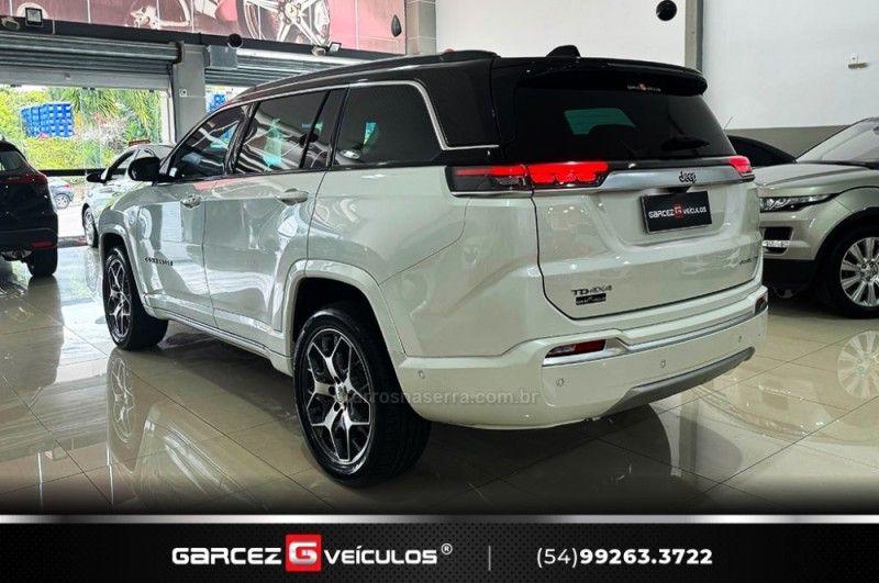 JEEP COMMANDER 2.0 OVERLAND TD380 4X4 TURBO 2021/2022 GARCEZ VEÍCULOS BENTO GONÇALVES / Carros no Vale