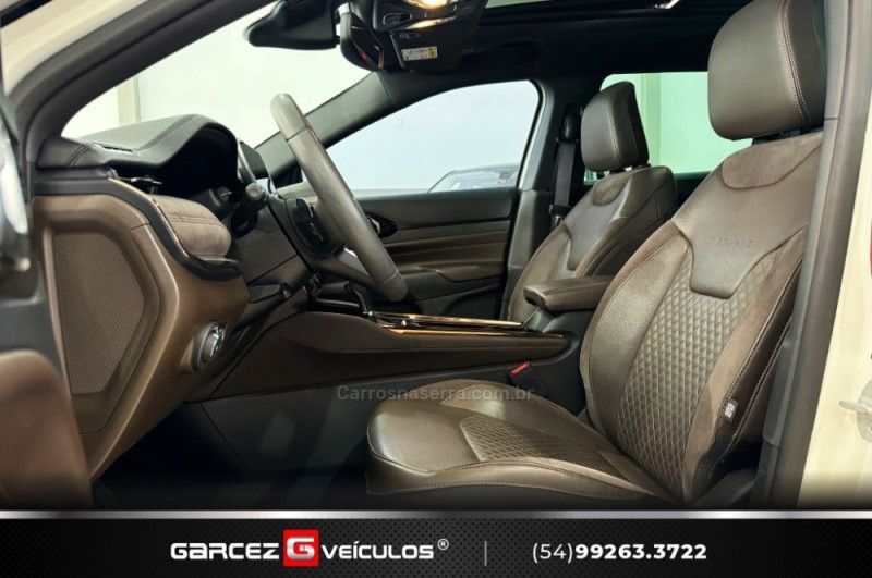 JEEP COMMANDER 2.0 OVERLAND TD380 4X4 TURBO 2021/2022 GARCEZ VEÍCULOS BENTO GONÇALVES / Carros no Vale