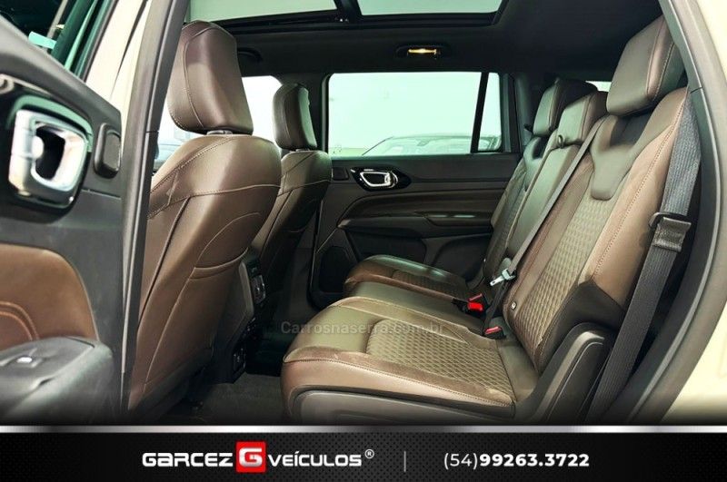 JEEP COMMANDER 2.0 OVERLAND TD380 4X4 TURBO 2021/2022 GARCEZ VEÍCULOS BENTO GONÇALVES / Carros no Vale