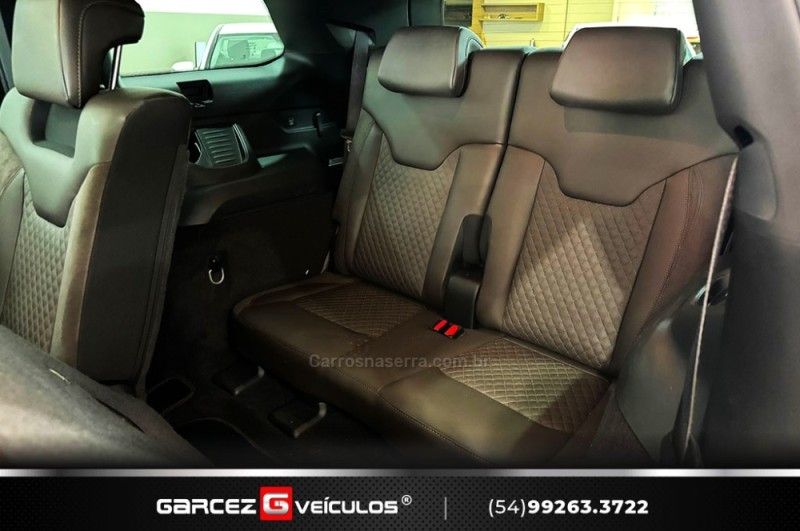JEEP COMMANDER 2.0 OVERLAND TD380 4X4 TURBO 2021/2022 GARCEZ VEÍCULOS BENTO GONÇALVES / Carros no Vale