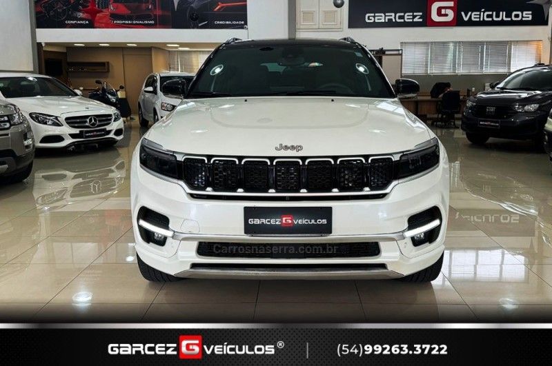 JEEP COMMANDER 2.0 OVERLAND TD380 4X4 TURBO 2021/2022 GARCEZ VEÍCULOS BENTO GONÇALVES / Carros no Vale