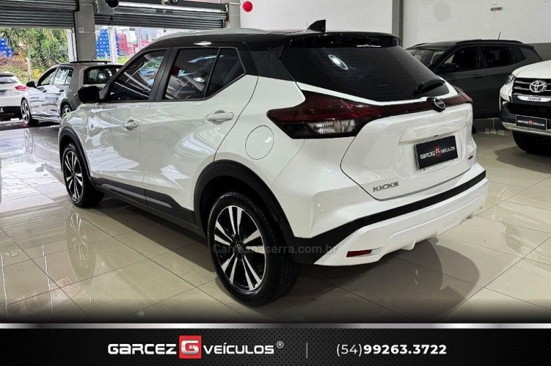 NISSAN KICKS 1.6 EXCLUSIVE 16V 2022/2023 GARCEZ VEÍCULOS BENTO GONÇALVES / Carros no Vale