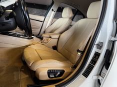 BMW 320I 2.0 16V TURBO ACTIVE 2017/2018 GRIFFCAR MULTIMARCAS DOIS IRMÃOS / Carros no Vale