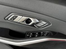 BMW 320I 2.0 MODERN 16V TURBO 2019/2020 GRIFFCAR MULTIMARCAS DOIS IRMÃOS / Carros no Vale