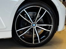 BMW 320I 2.0 MODERN 16V TURBO 2019/2020 GRIFFCAR MULTIMARCAS DOIS IRMÃOS / Carros no Vale