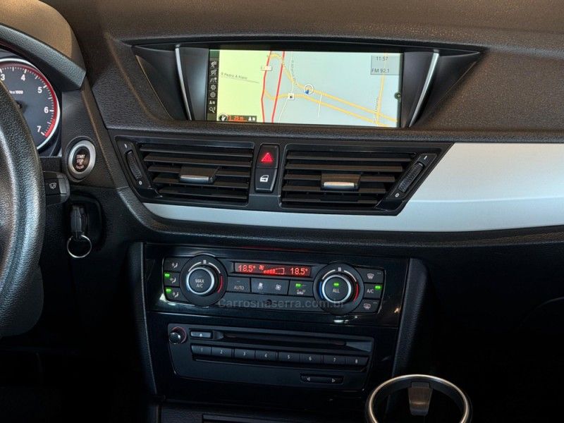 BMW X1 2.0 SDRIVE20I GP PLUS 16V TURBO 2015/2015 GRIFFCAR MULTIMARCAS DOIS IRMÃOS / Carros no Vale BMW X1 2.0 SDRIVE20I GP PLUS 16V TURBO 2015/2015 GRIFFCAR MULTIMARCAS DOIS IRMÃOS / Carros no Vale