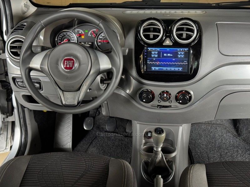 FIAT PALIO 1.4 EVO ATTRACTIVE ITALIA 8V 2012/2013 GRIFFCAR MULTIMARCAS DOIS IRMÃOS / Carros no Vale
