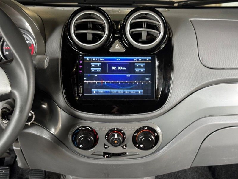 FIAT PALIO 1.4 EVO ATTRACTIVE ITALIA 8V 2012/2013 GRIFFCAR MULTIMARCAS DOIS IRMÃOS / Carros no Vale
