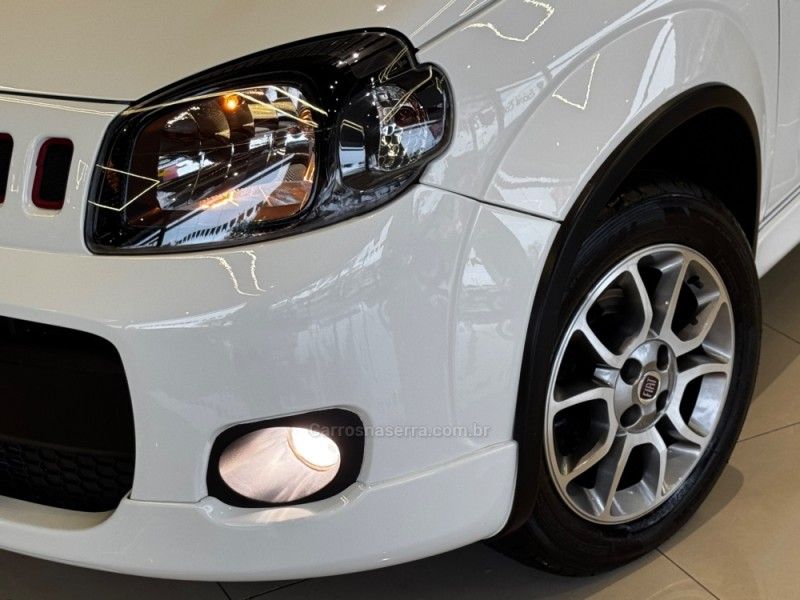 FIAT UNO 1.4 SPORTING 8V 2012/2013 GRIFFCAR MULTIMARCAS DOIS IRMÃOS / Carros no Vale