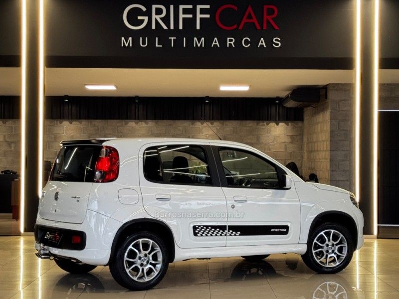 FIAT UNO 1.4 SPORTING 8V 2012/2013 GRIFFCAR MULTIMARCAS DOIS IRMÃOS / Carros no Vale