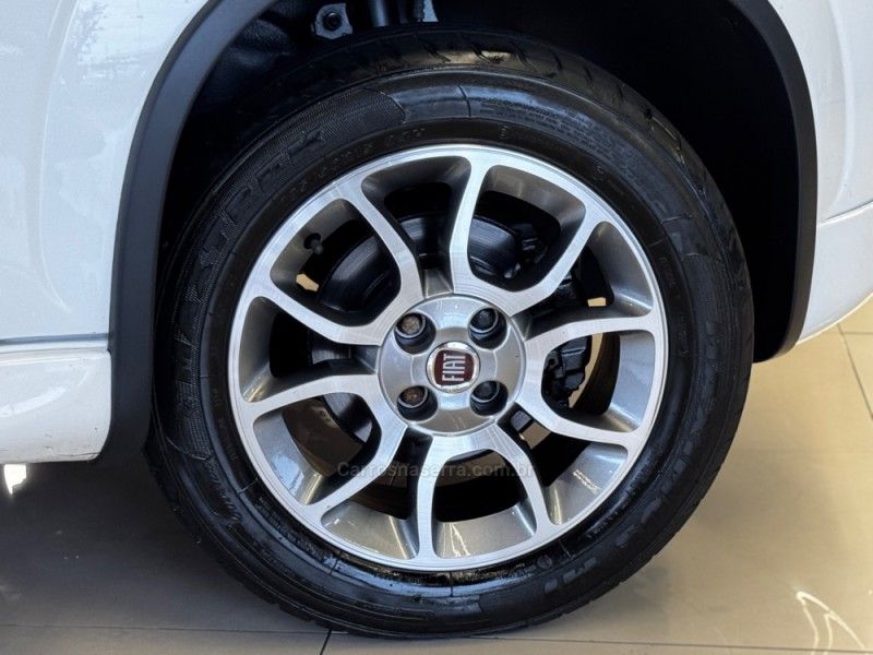 FIAT UNO 1.4 SPORTING 8V 2012/2013 GRIFFCAR MULTIMARCAS DOIS IRMÃOS / Carros no Vale